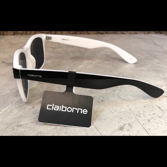 Liz Claiborne Men’s Wayfarer Style Sunglasses NWT - Picture 2 of 5